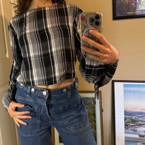 Urban outfitters checkered/gingham/plaid crop top with cinched bell sleeves - Picture 1 of 4